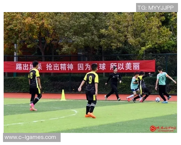 家乡的足球梦在绿茵场上绽放青春的希望与激情 家乡的足球梦在绿茵场上绽放青春的希望与激情